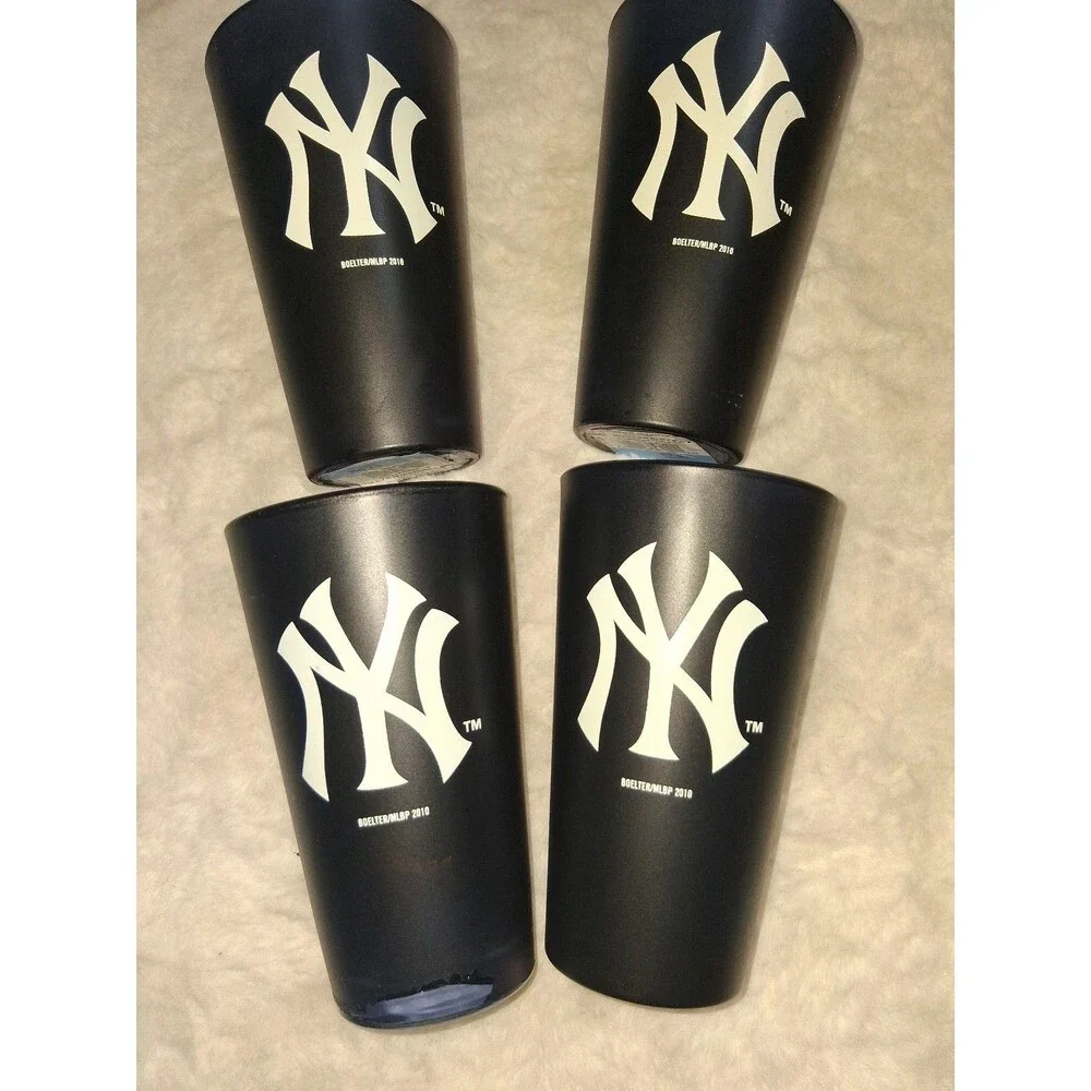 Set of 4 New York Yankess Tall Glasses